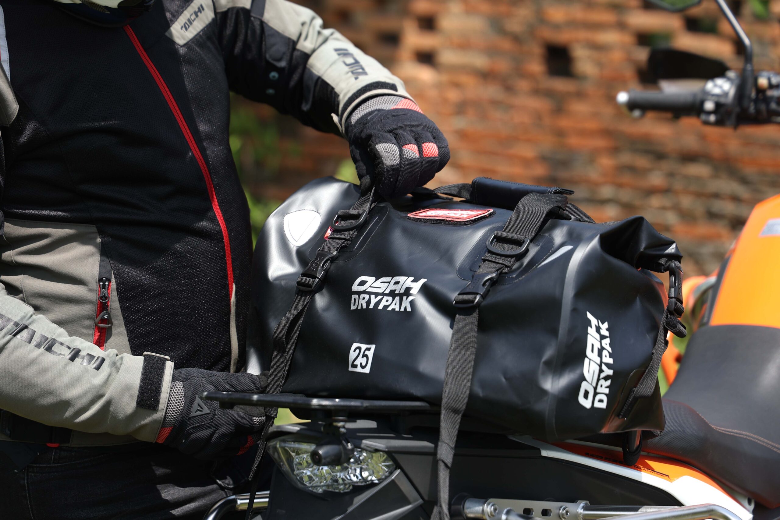 Bolso Motocicleta Waterproof 25 lts - Imagen 4