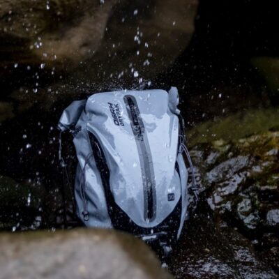 mochila-impermeable-vs-resistente-al-agua